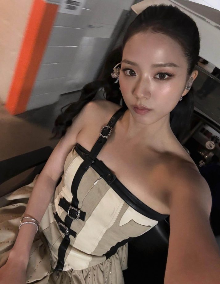 Jisoo Serves Chic Concert Glam with Back-to-Back Statement Looks at Citi Field 959809