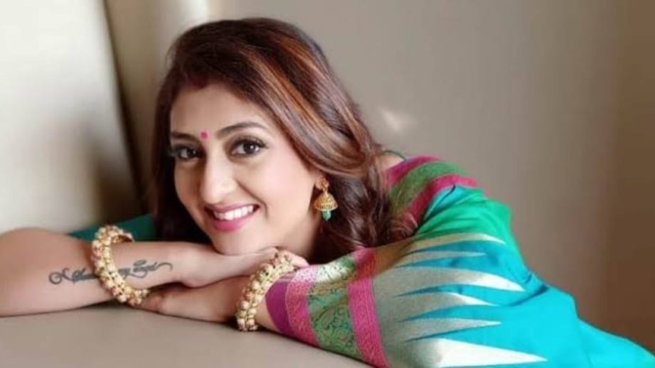 Juhi Parmar Returns To TV In Powerful Role In ZEE TV's 'Kahaani Har Ghar Ki' 959160