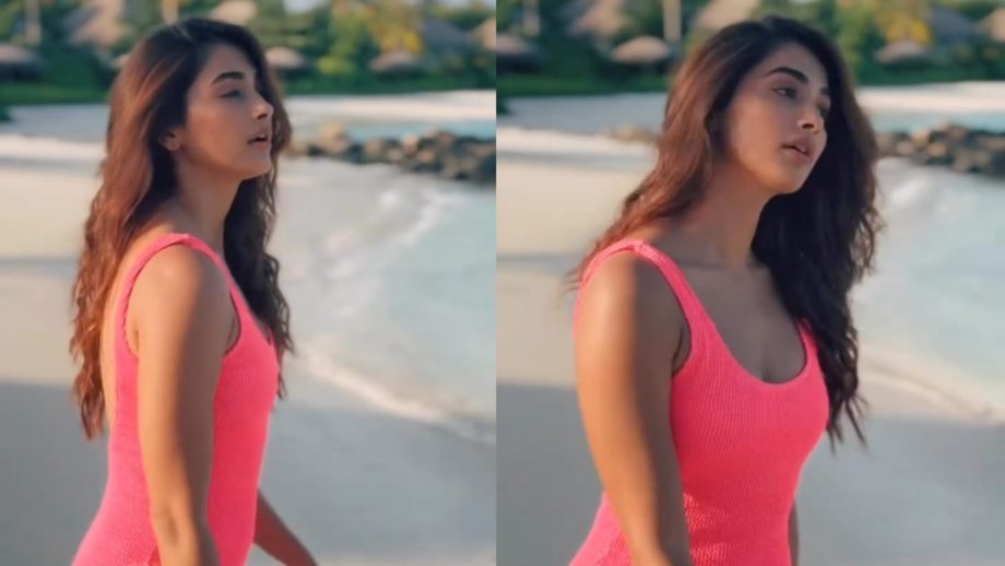 Malavika Mohanan, Samantha Ruth Prabhu & Pooja Hegde's Daring Yet Stylish Avatar In Monokini 957764