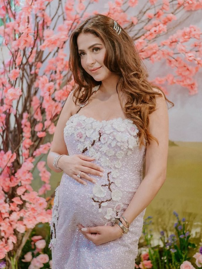 Mom-To-Be Malvika Raaj Shares Dreamy Baby Shower Pics! 958071