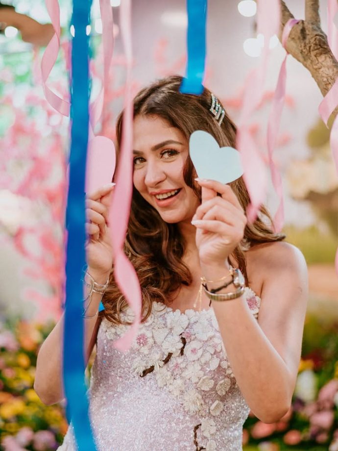Mom-To-Be Malvika Raaj Shares Dreamy Baby Shower Pics! 958074