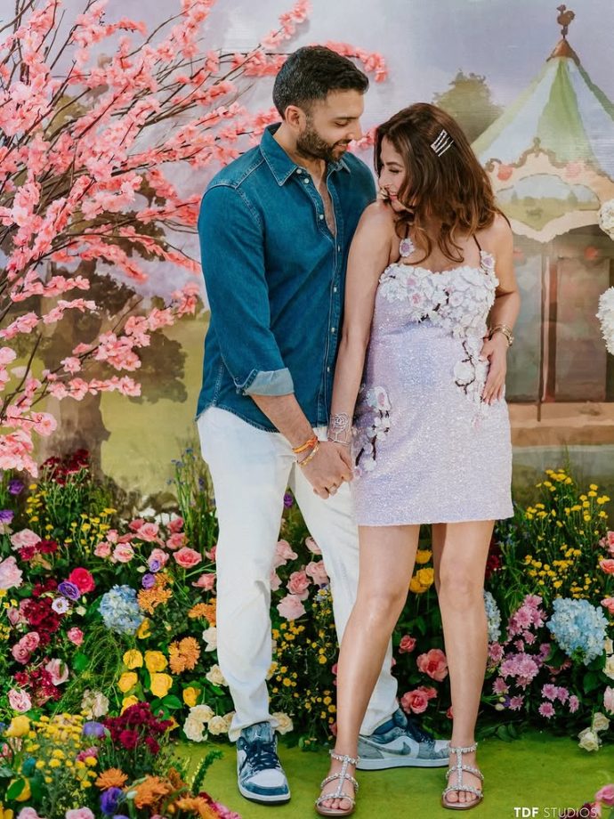 Mom-To-Be Malvika Raaj Shares Dreamy Baby Shower Pics! 958075