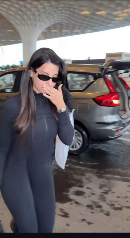 Nora Fatehi Spotted Crying at the Airport; Fans Urge for Privacy 955542