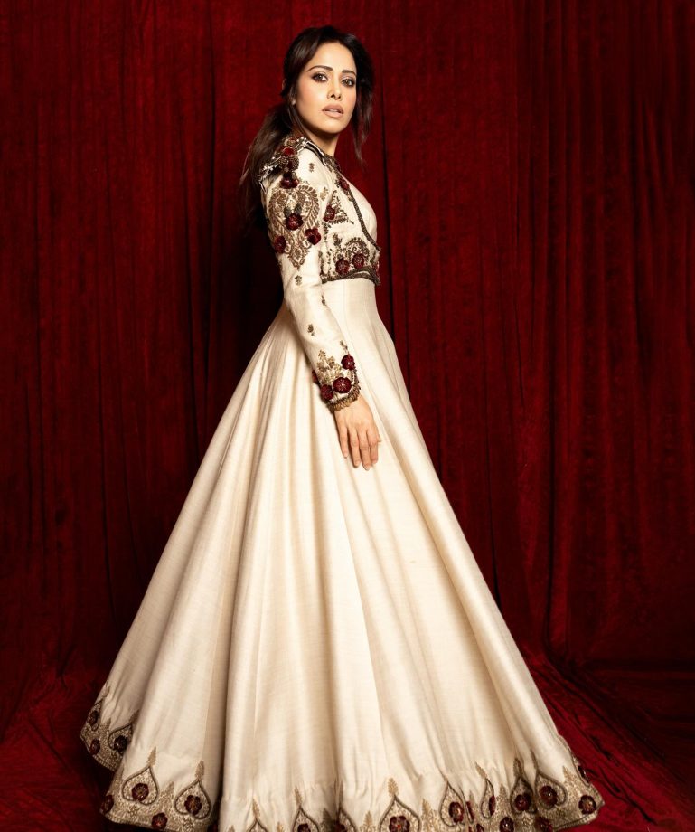 Nushrratt Bharuccha Channels 90s Begum Glam in Vintage Hues 958996