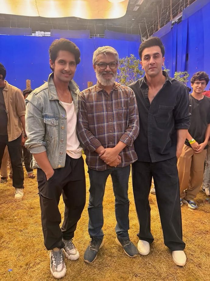 Ram-Lakshman: Ravie Dubey shares a heartwarming picture with co-star Ranbir Kapoor and director Nitesh Tiwari 957637