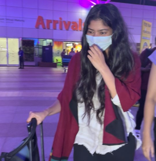 Ramayana Star Sai Pallavi Goes Unnoticed At Mumbai Airport, Netizens React 958889