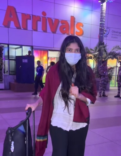 Ramayana Star Sai Pallavi Goes Unnoticed At Mumbai Airport, Netizens React 958890