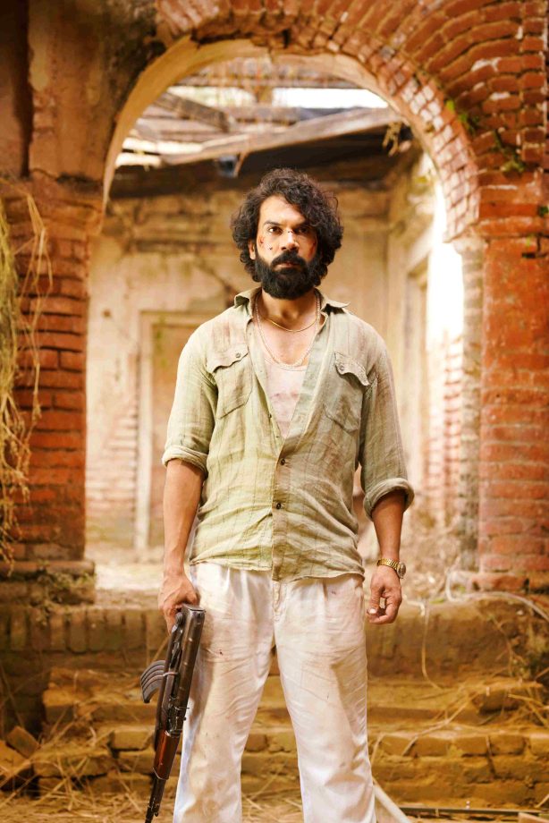 Review Maalik: Powerful, Entertaining and Bloody Amazing 956362
