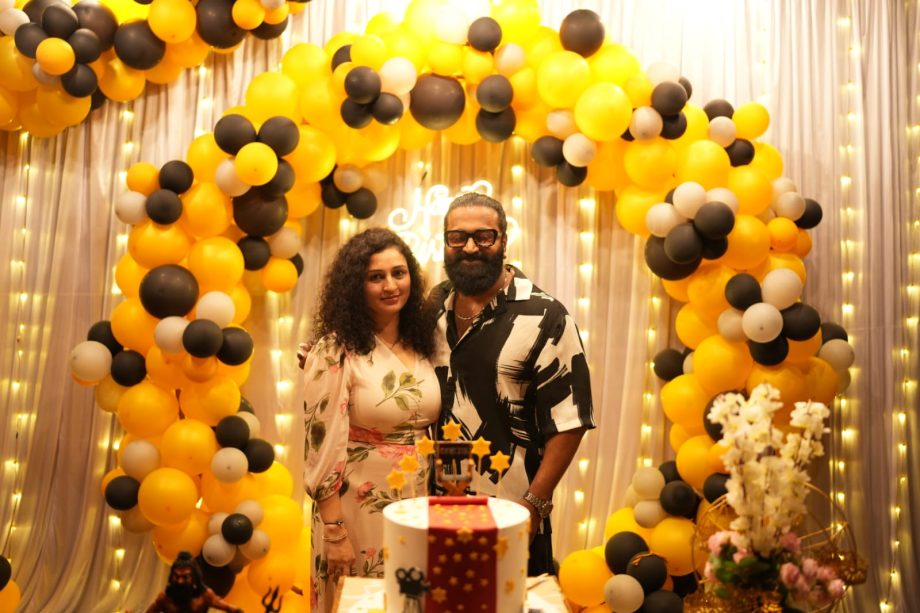 Rishab Shetty Celebrated his birthday with Wife and and Kantara’s team! 955687