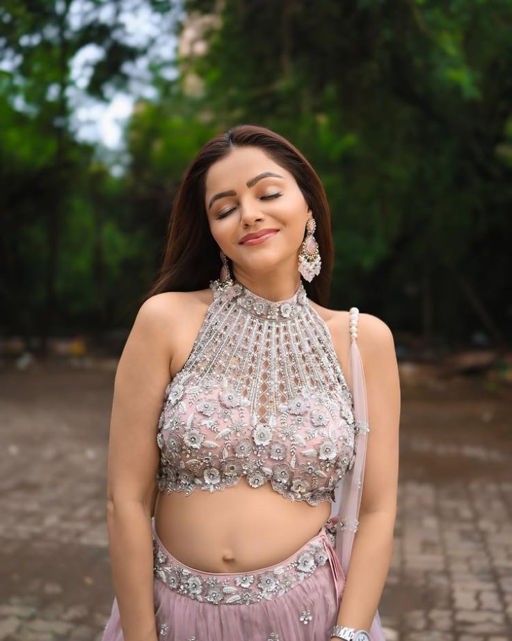 Rubina Dilaik's Pink-Silver Look Is Ethereal Elegance 957846
