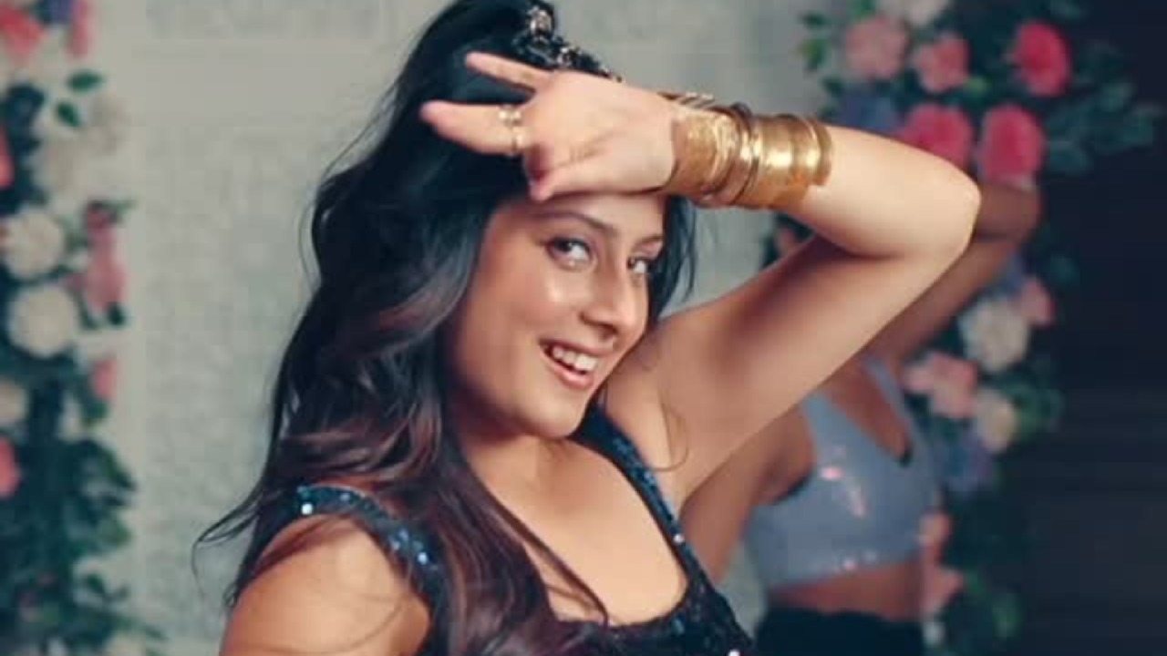 'Saajan Ghar Aaja' Song Out Now – Isha Malviya Dazzles In Multiple Avatars! 959626