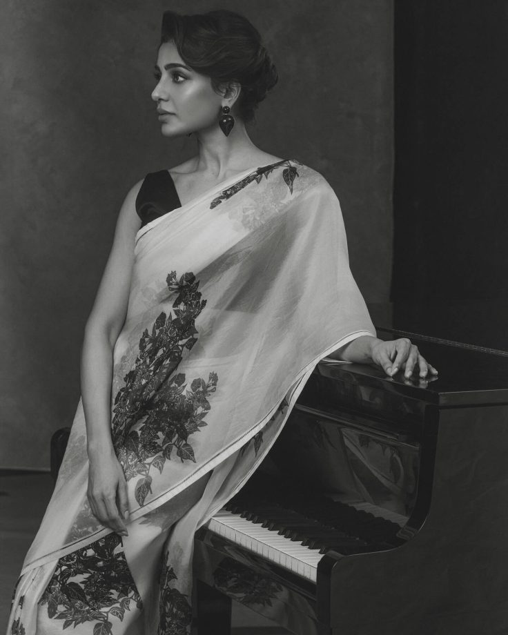 Samantha Ruth Prabhu’s Monochrome Magic in a Floral Saree and Backless Bow Blouse 959272