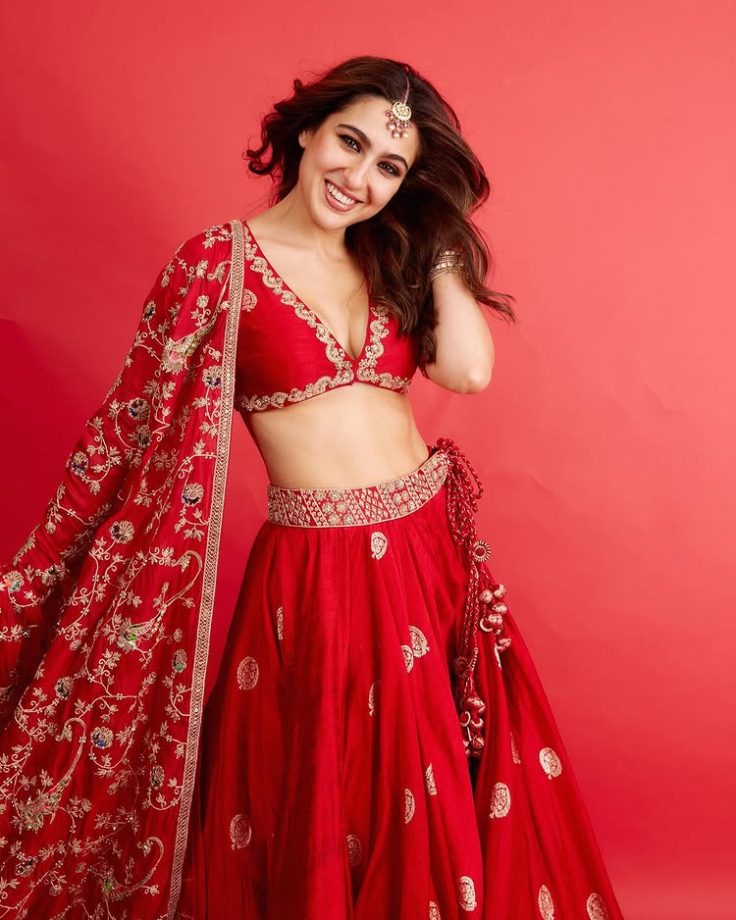 Sara Ali Khan Sets the Style Bar High with Her Red-Hot Fashion Moments 957267