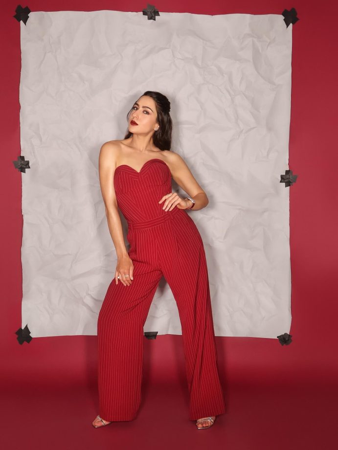 Sara Ali Khan’s Bold Power Look is the Perfect Blend of Glam and Grace 955101