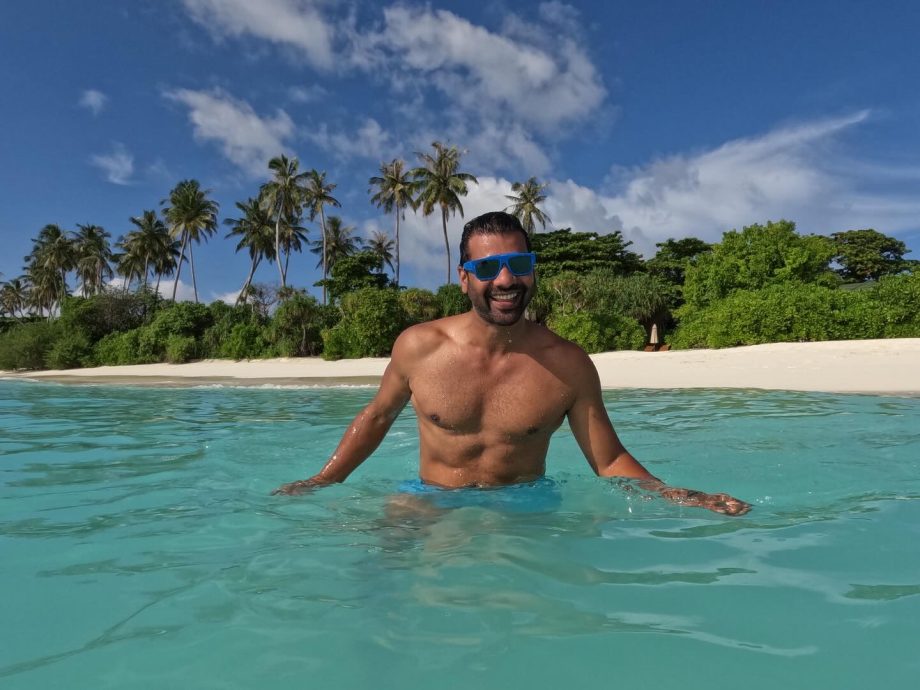 Shabir Ahluwalia and Arjit Taneja’s Shirtless Pool Moments are Pure Vacation Goals 955978