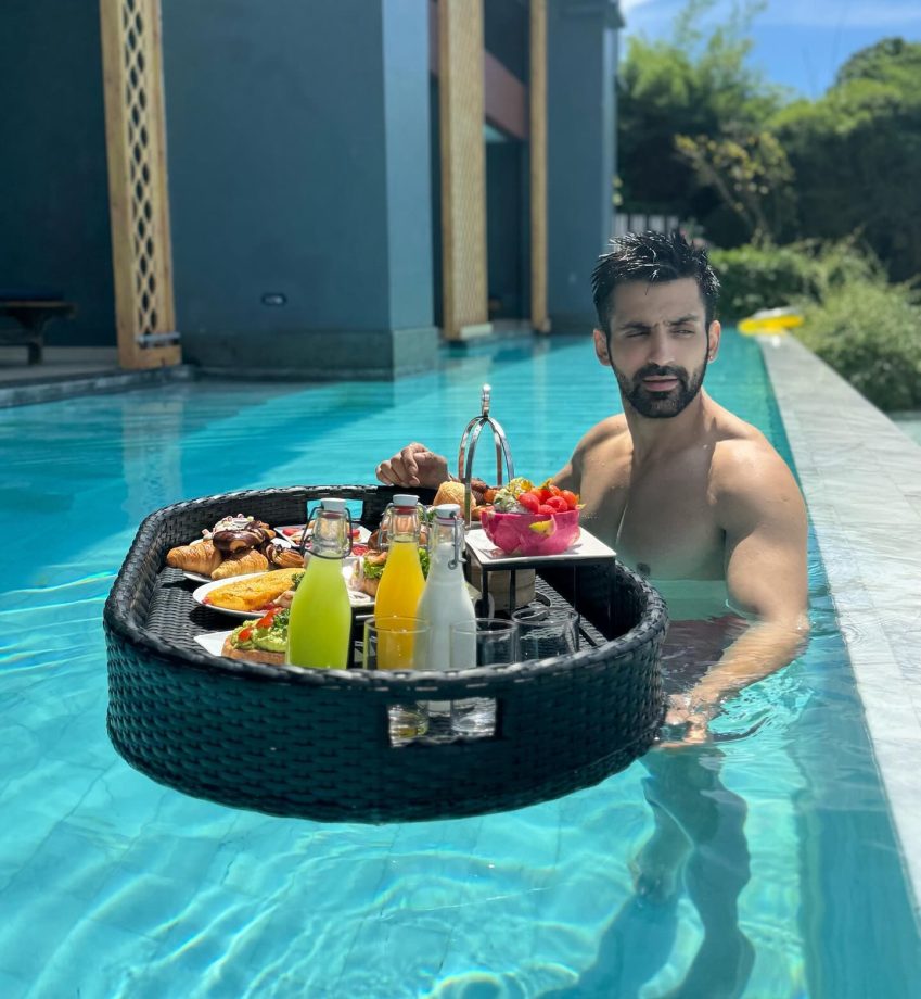 Shabir Ahluwalia and Arjit Taneja’s Shirtless Pool Moments are Pure Vacation Goals 955973
