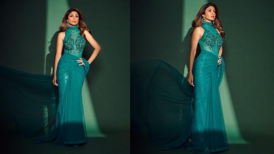 Shilpa Shetty's Blouse Designs Every 50+ Woman Should Try To Slay Effortlessly 956474