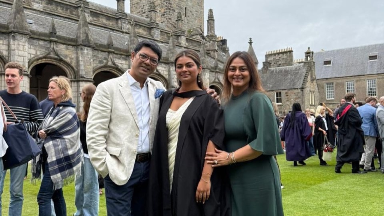 Shilpa Shirodkar's Daughter Anoushka Graduates, Actress Advises "Don't Let The World Shrink You" 954774