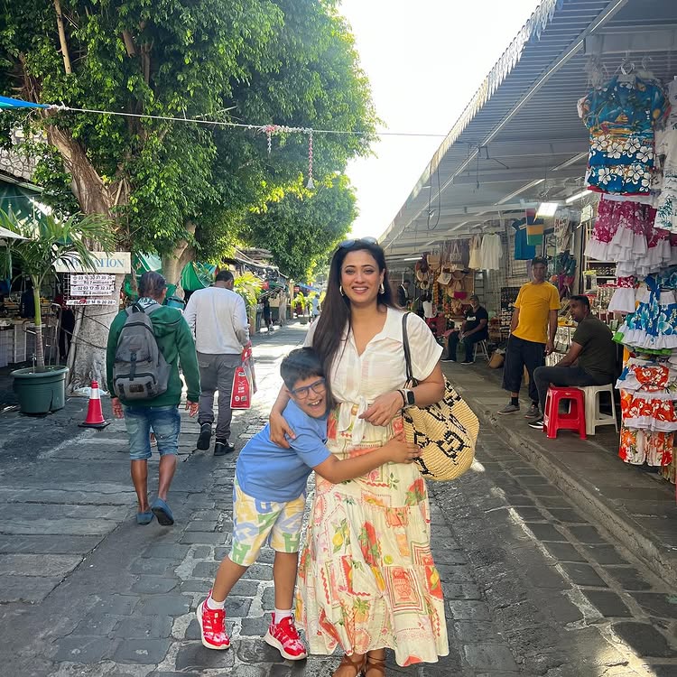 Shweta Tiwari Serves Vacation Glam In Crop Shirt & Printed Skirt - See Sunkissed Pics 954906