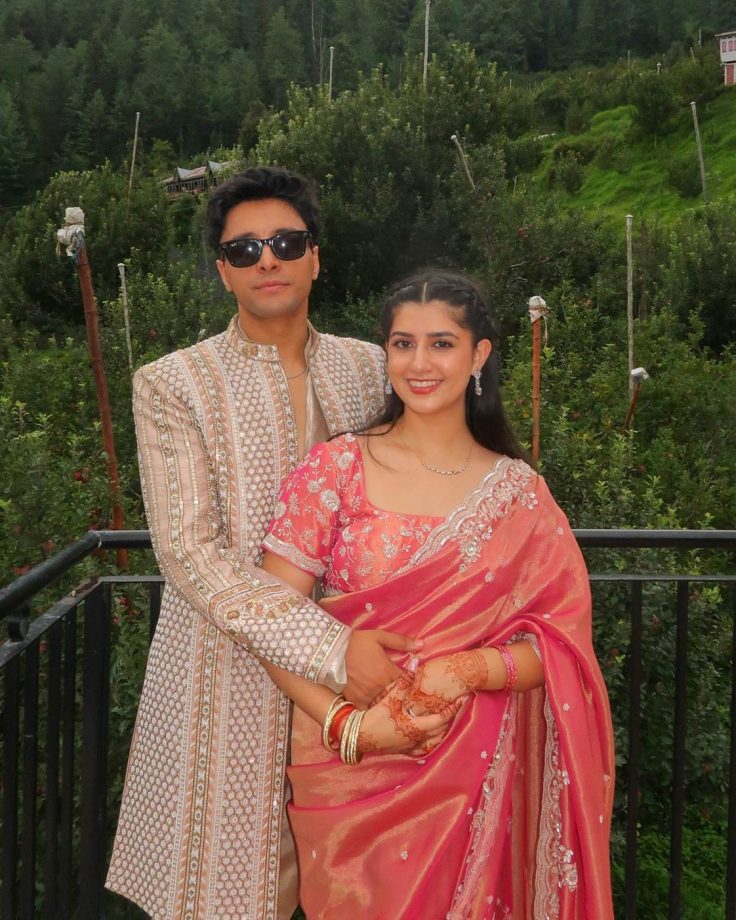 Singer Aksh Baghla Gets Engaged to Instagram Star Swati Chauhan! 959461
