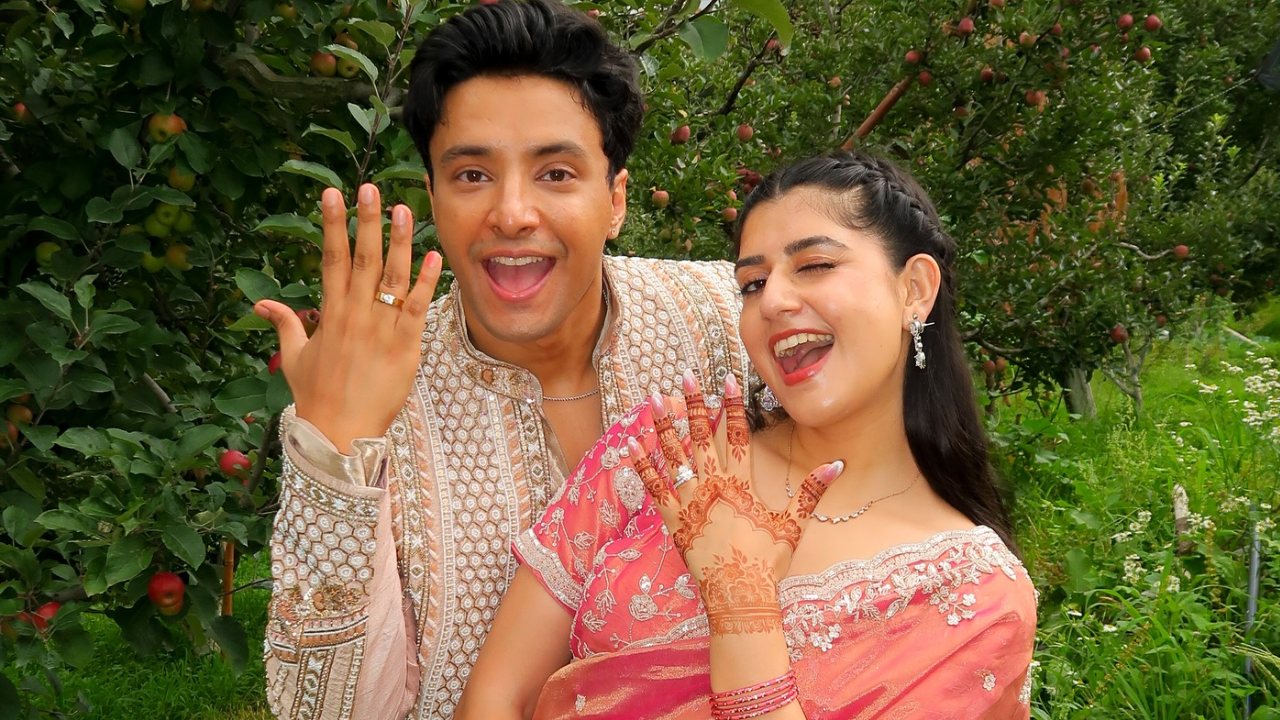 Singer Aksh Baghla Gets Engaged to Instagram Star Swati Chauhan! 959454