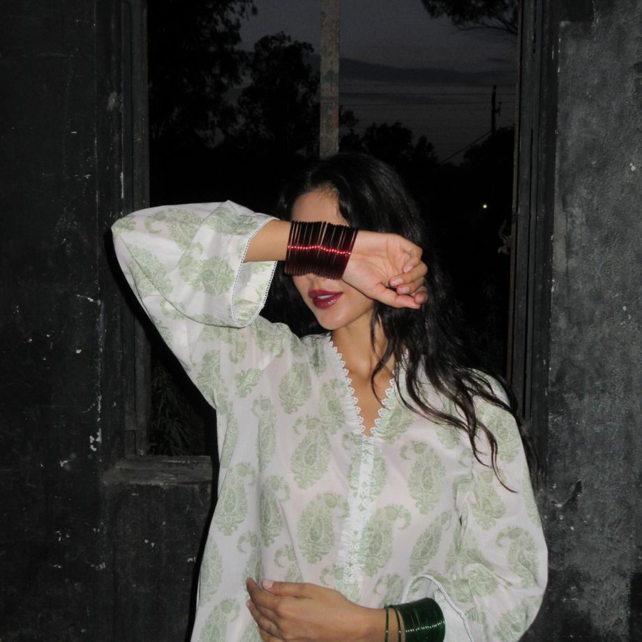 Sonam Bajwa’s Dewy Day-Out Look is Serving Pure Grace. 958969