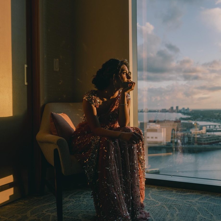 Sreeleela's glamorous pictures from Florida go viral, looks stunning in a pearl saree 955674