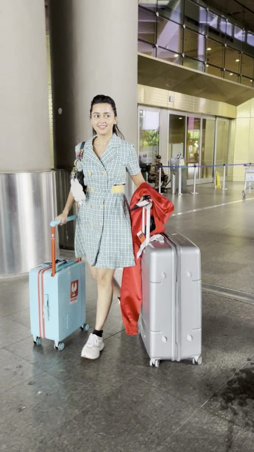 Tejasswi Prakash Pulls Off Uber Cool Glam In Green Checked Dress, Makes Airport Her Personal Runway 955460