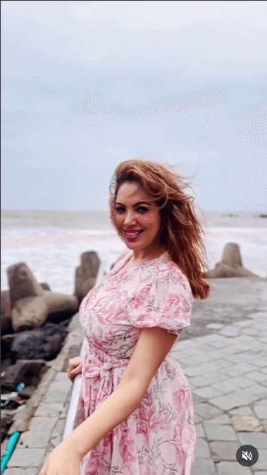 TMKOC's Munmun Dutta Embraces Monsoon Bliss In Floral Dress On Serene Beach Day 955585