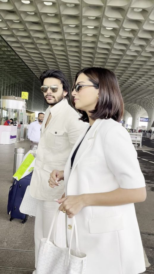 Twinning In Style! Tara Sutaria & Veer Pahariya's Cozy Airport Sighting Sparks Dating Rumors 958833