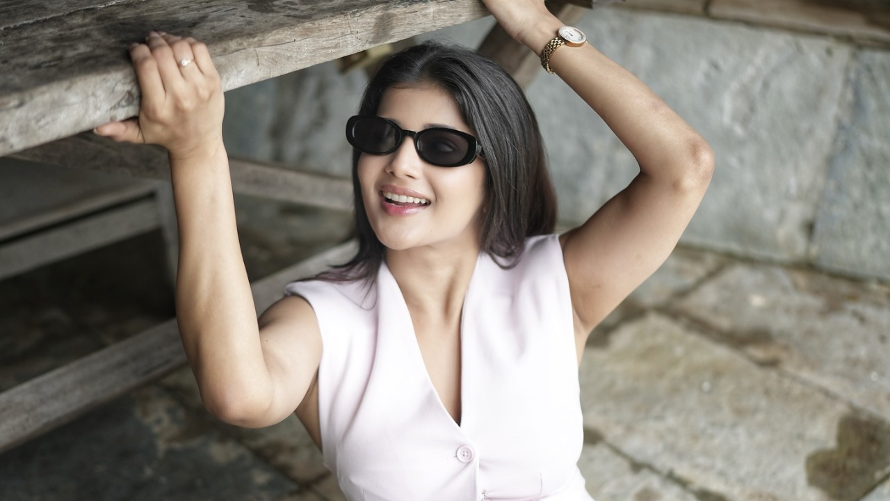YRKKH’s Abhira aka Samridhii Shukla Gets Playful with Words & Style 959143