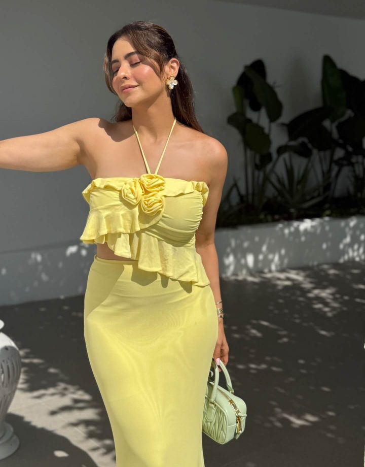 Aamna Sharif Nails the Ultimate Summer Look in a Sunshine Yellow Halter-Neck Gown 963478