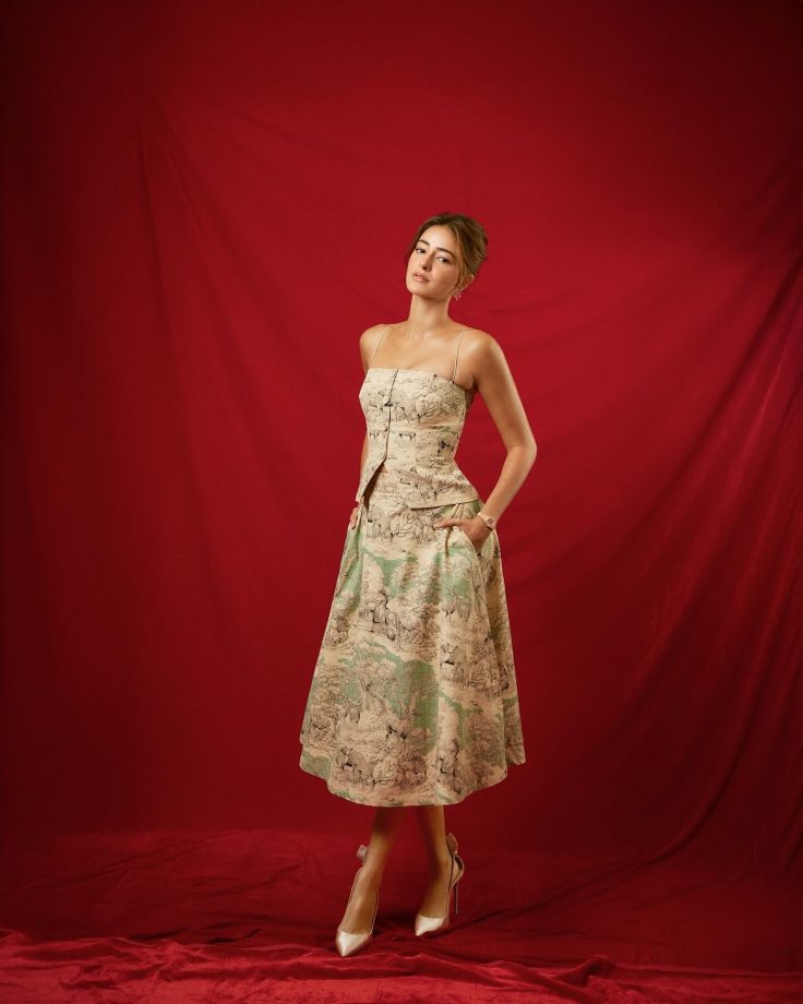 Ananya Panday Brings Vintage Romance Alive in a French-Inspired Silhouette 965416