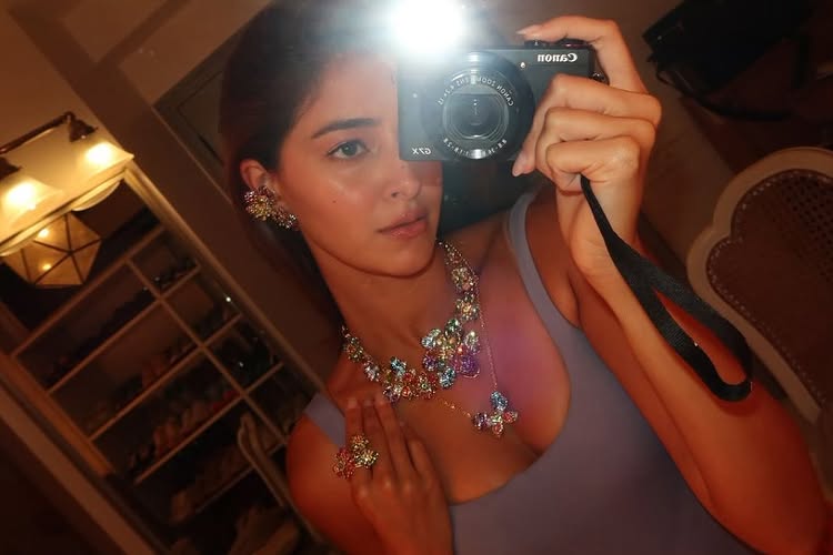 Ananya Panday: Radiant, Elegant, and Sparkling 962852