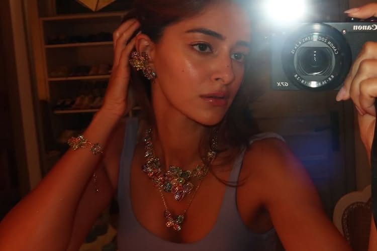 Ananya Panday: Radiant, Elegant, and Sparkling 962853