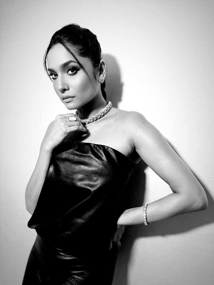 Ankita Lokhande's All-Black Power Look 963566