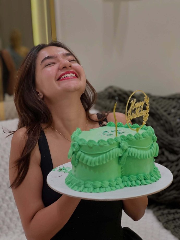 Anushka Sen Rings In 23rd Birthday Like A Princess In A Black Dress - Sneak Peek Into Cozy Birthday Bash 961022