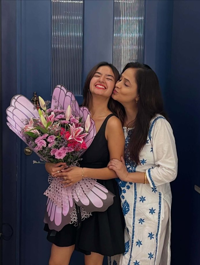 Anushka Sen Rings In 23rd Birthday Like A Princess In A Black Dress - Sneak Peek Into Cozy Birthday Bash 961025