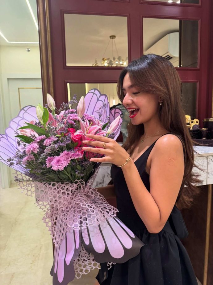 Anushka Sen Rings In 23rd Birthday Like A Princess In A Black Dress - Sneak Peek Into Cozy Birthday Bash 961029