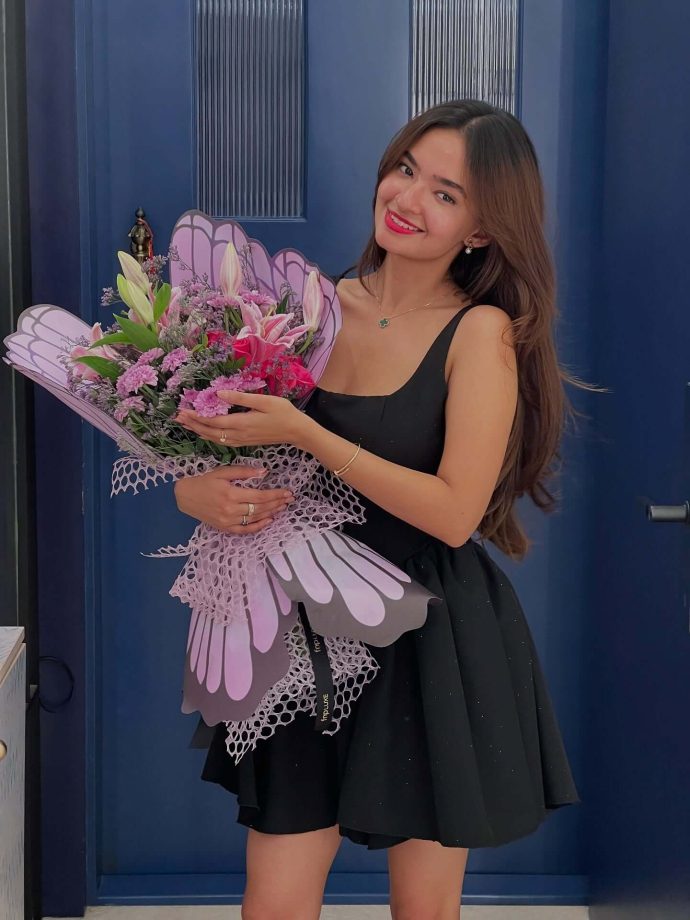 Anushka Sen Rings In 23rd Birthday Like A Princess In A Black Dress - Sneak Peek Into Cozy Birthday Bash 961018