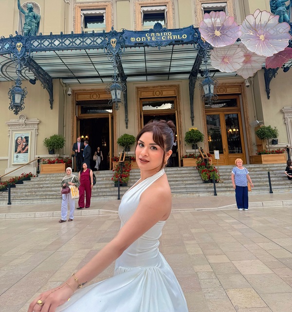 Avneet Kaur Radiates Elegance in Stunning White Halter-Neck Dress 962408