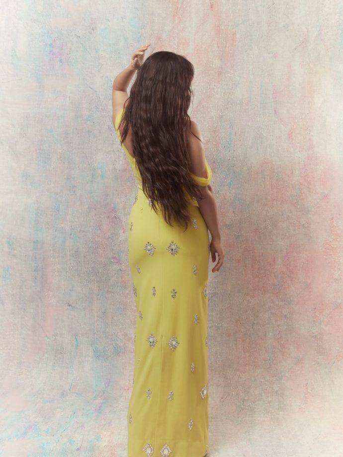 Avneet Kaur Redefines Princess Charm In Yellow Off-shoulder Bodycon Gown 965039