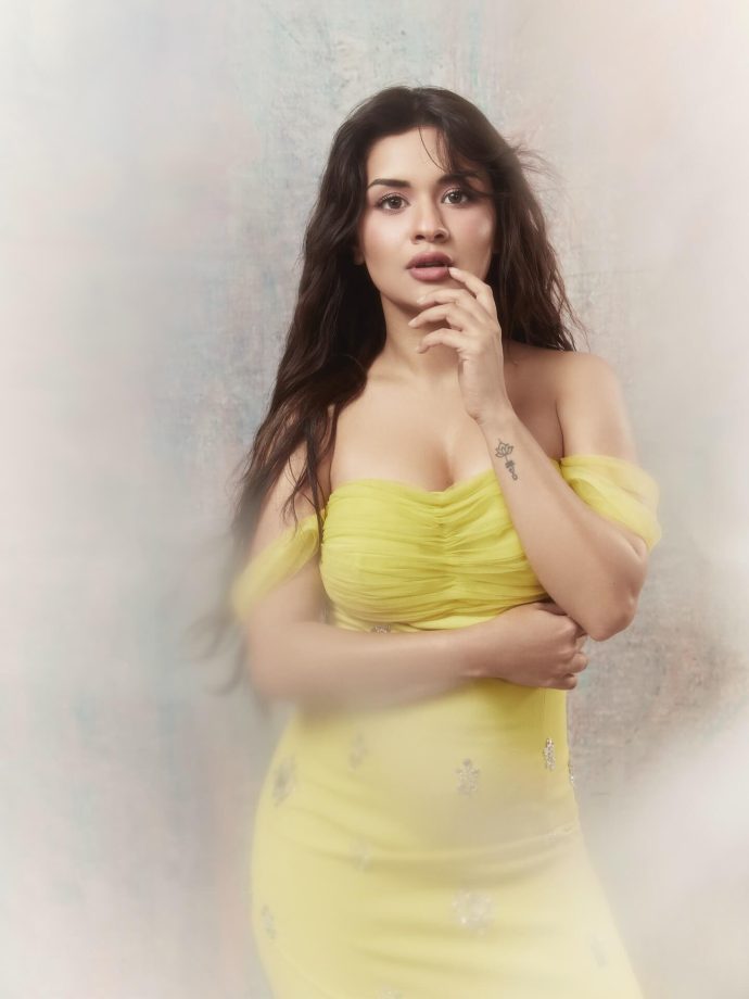 Avneet Kaur Redefines Princess Charm In Yellow Off-shoulder Bodycon Gown 965040