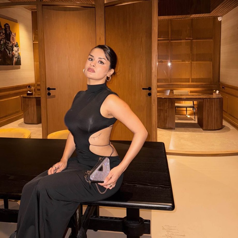 Avneet Kaur Sets the Internet Ablaze in a Bold Black Cut-Out Ensemble 965395