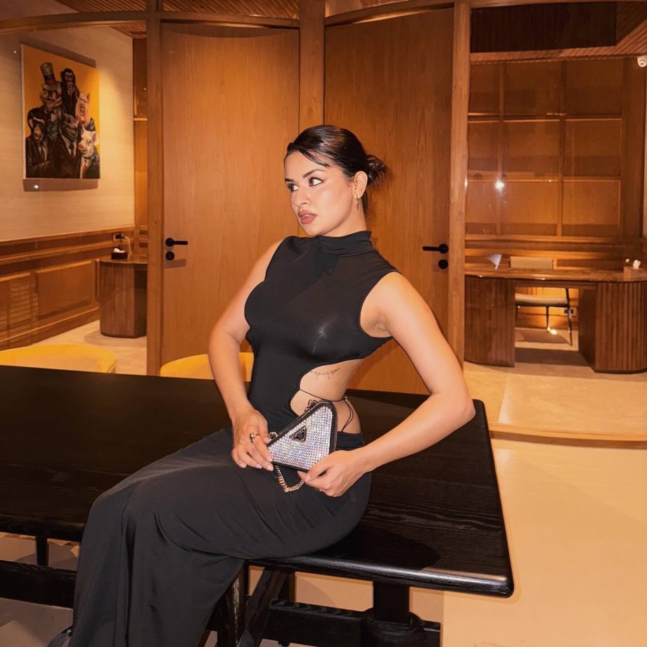 Avneet Kaur Sets the Internet Ablaze in a Bold Black Cut-Out Ensemble 965397