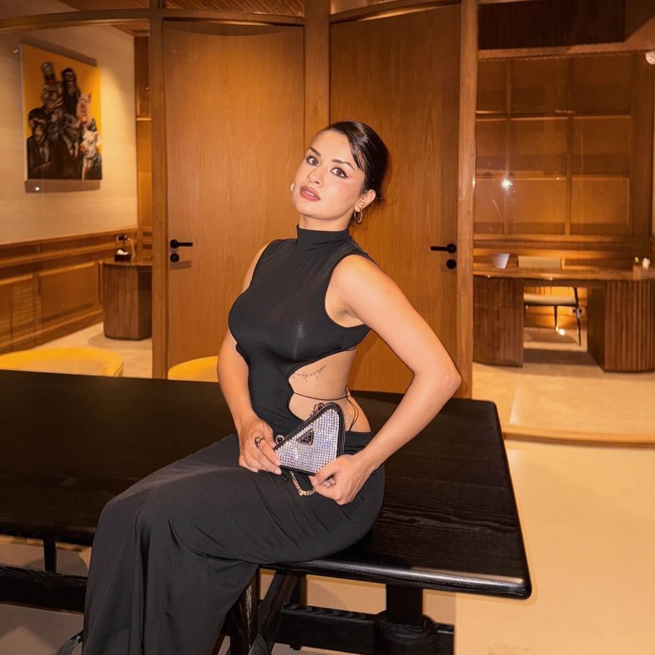Avneet Kaur Sets the Internet Ablaze in a Bold Black Cut-Out Ensemble 965400