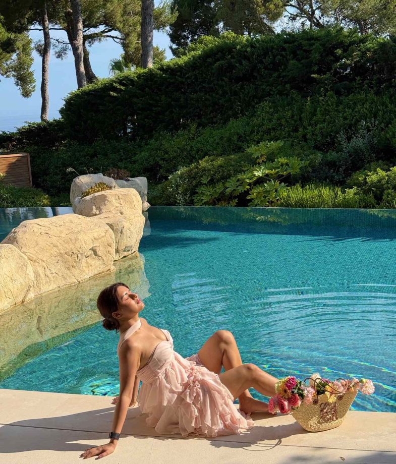 Avneet Kaur Shines in Rose at Grand-Hotel du Cap-Ferrat 961527