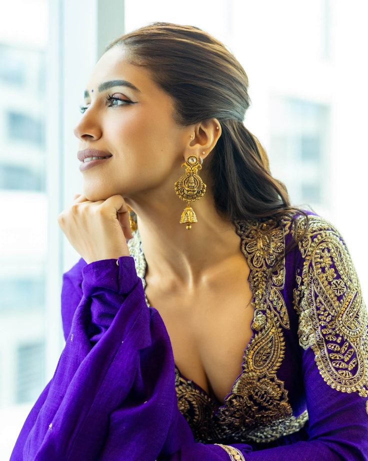 Bhumi Pednekar Dazzles in Regal Purple Elegance 965428