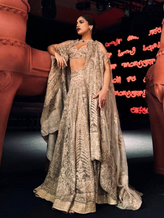 Bhumi Pednekar Stuns in a Royal Gold Co-Ord Lehenga Set 960537