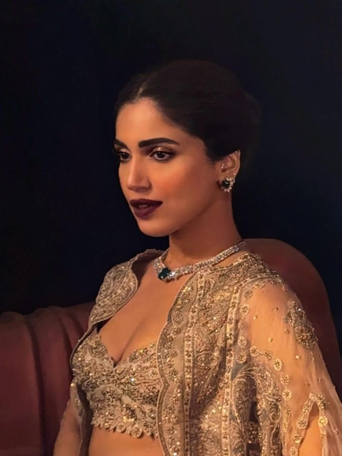 Bhumi Pednekar Stuns in a Royal Gold Co-Ord Lehenga Set 960538
